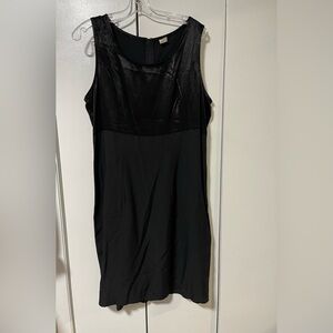 Chic Black Sleeveless Midi Dress